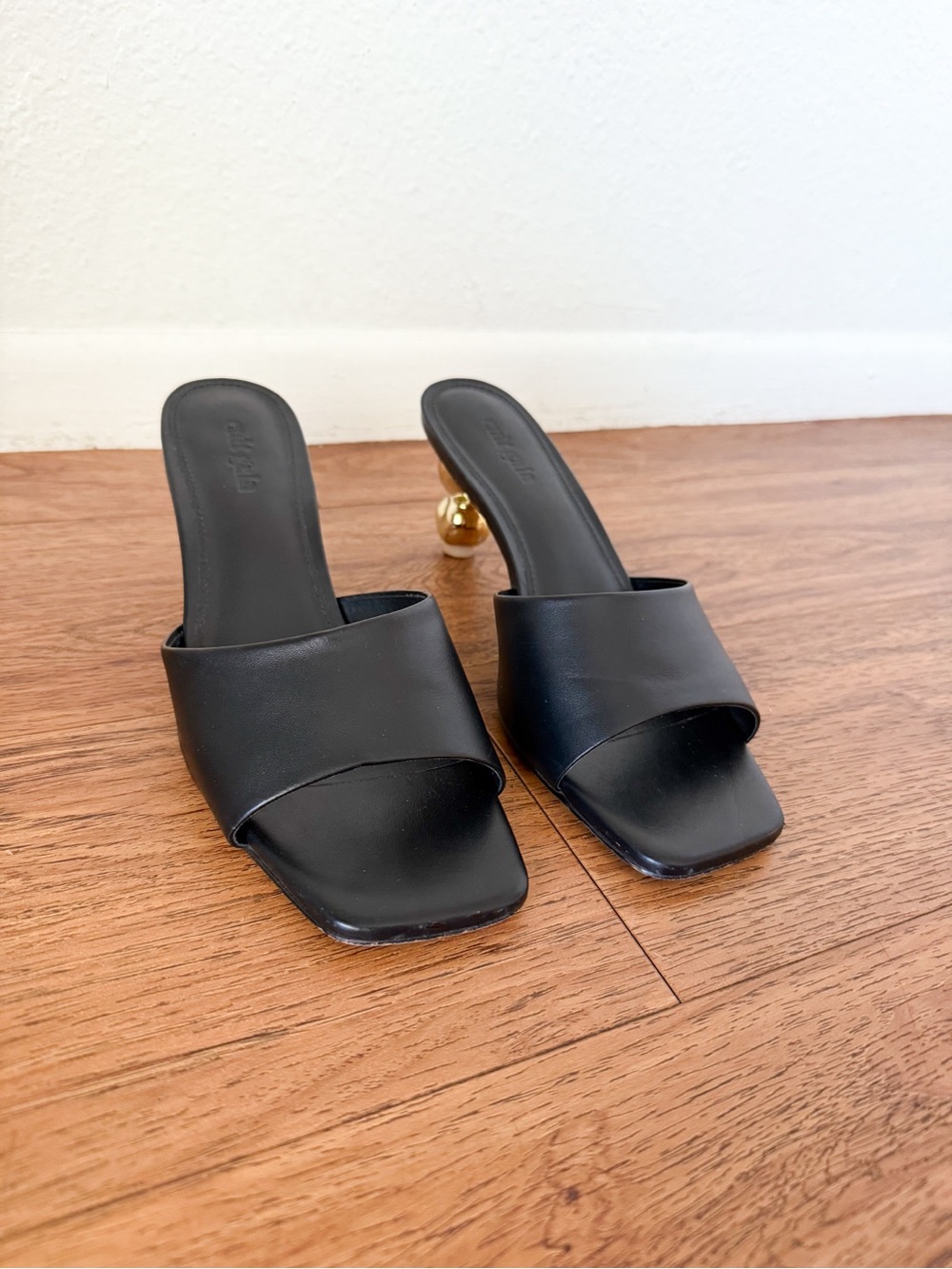 Cult Gaia Black Leather Mule Heels
US 8 / EU 38 Gold Sculptural Heel Sandals - Picture 7 of 9